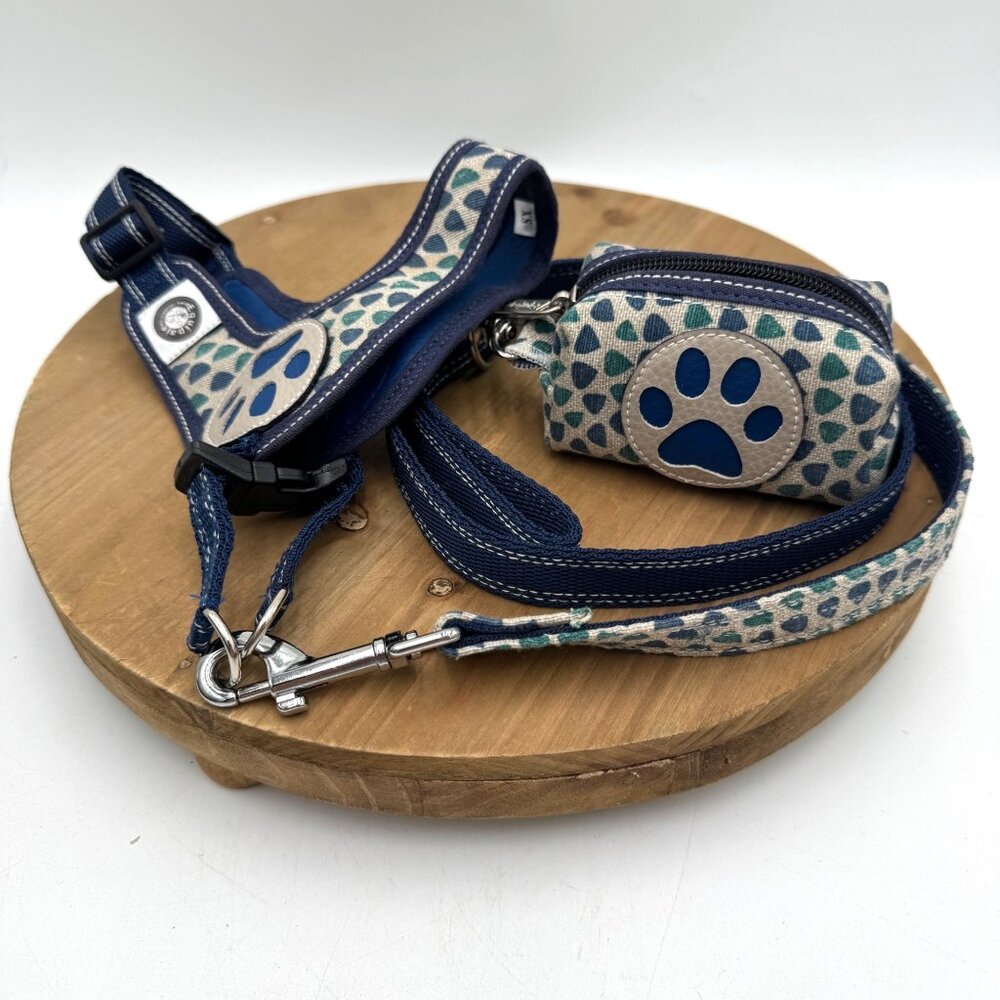 Dog harness and matching leash and poop bag holder size XS